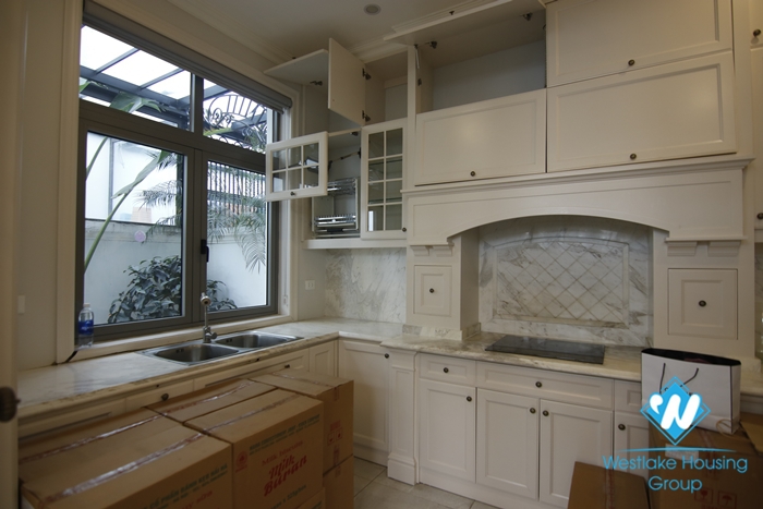 Adjacent villa for rent, equipped with modern furniture for rent in Vinhome Harmony Long Bien